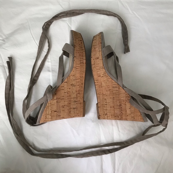 Guess - Wrap Wedges - Picture 9 of 13